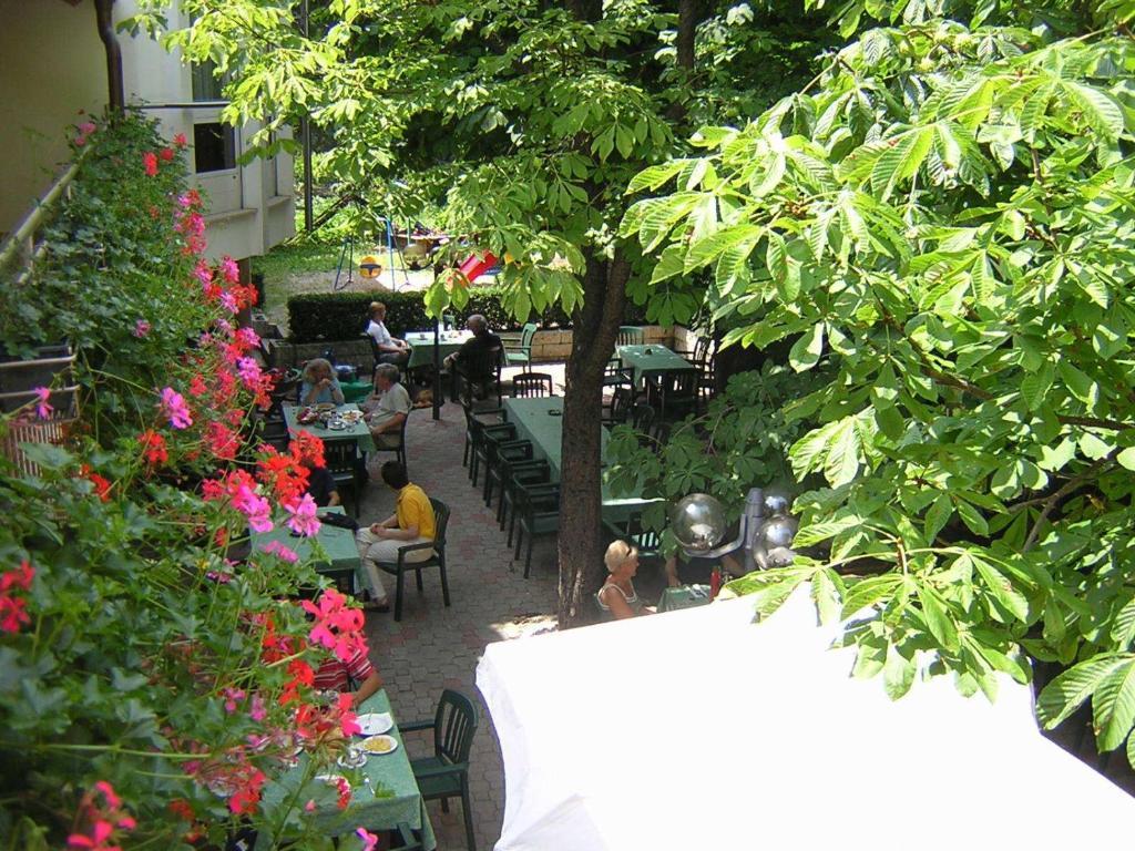 Hotel Grauer Baer เบรสซาโนเน ภายนอก รูปภาพ